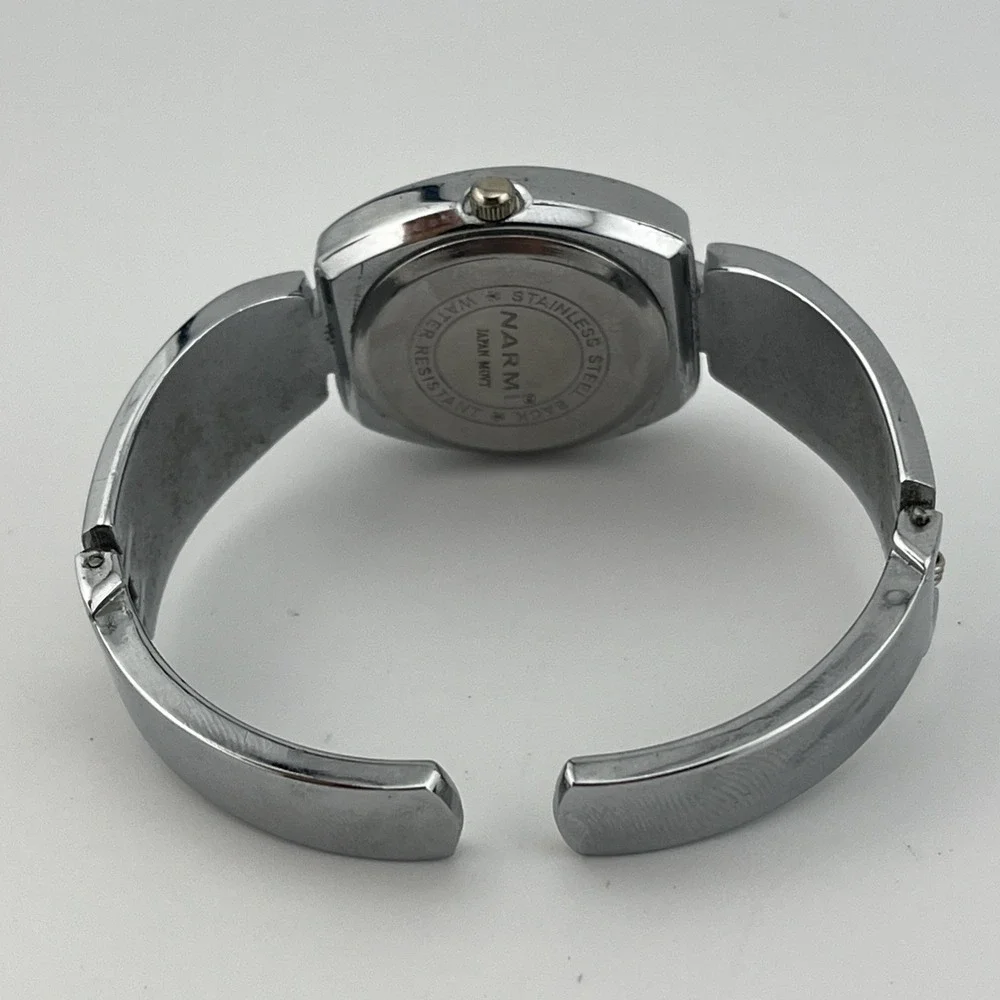 Narmi‎ Watch Women 28mm Case Silver Hinge Bangle Band- New Battery